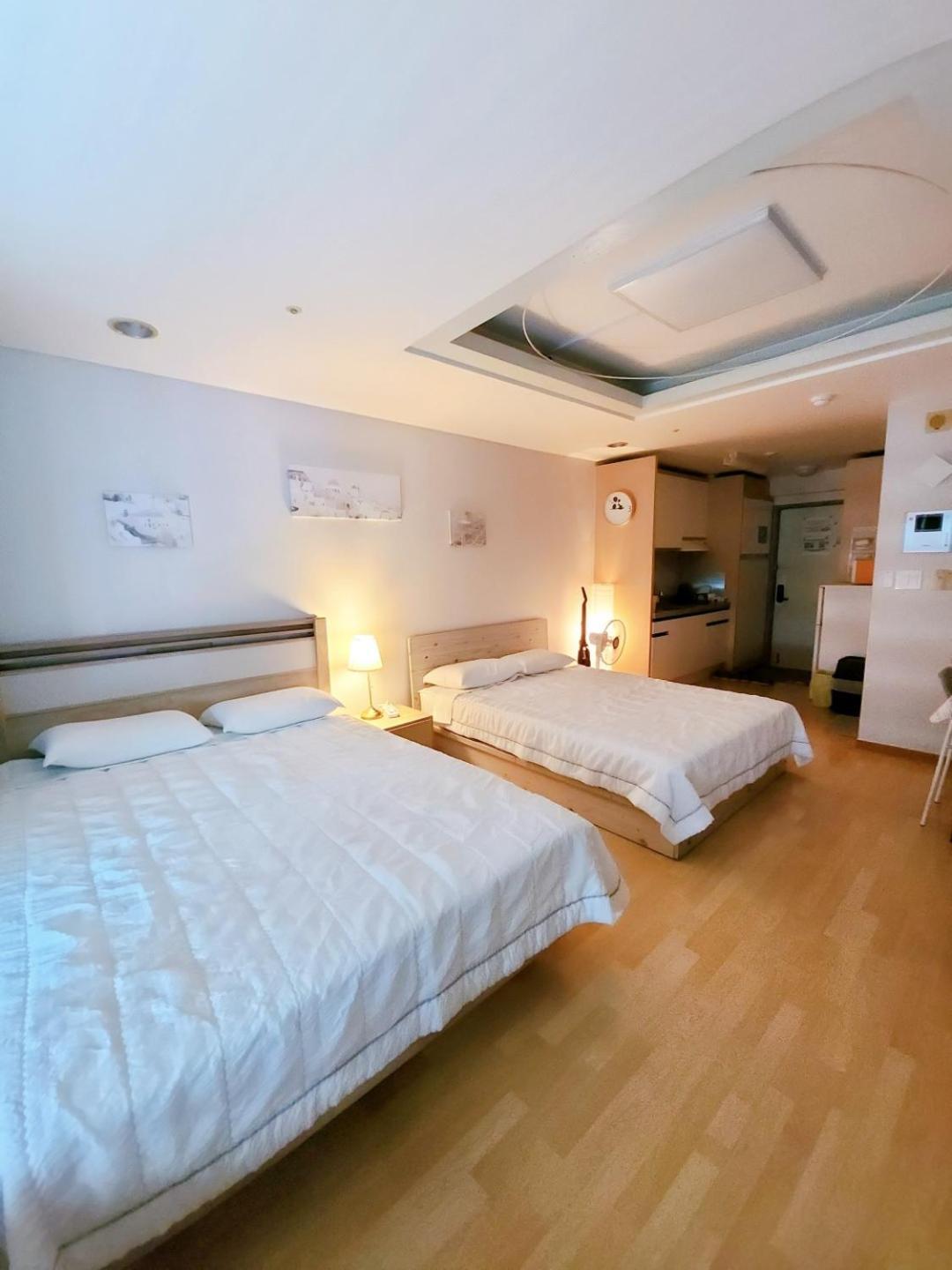 Hongdae Residence-2 1Min From Hongik Uni Station Exit #1 Seoul Exterior photo